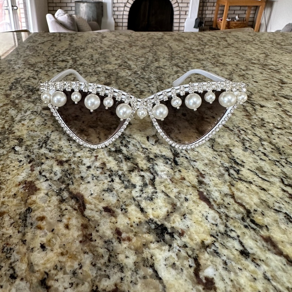 Sunglasses with Swarovski Crystals